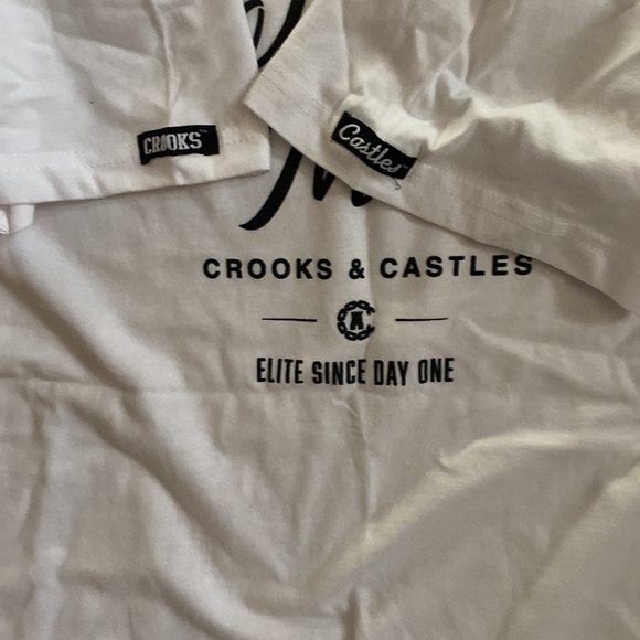 NWT Crooks&Castles short sleeve t-shirt white with multi color lettering size XL - Picture 4 of 5